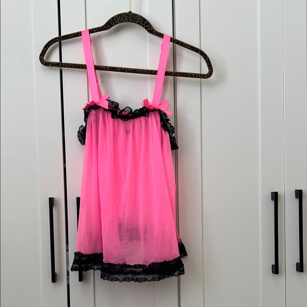 Victoria's Secret Pink and Black Chemise with ribbon detail straps and pink bows